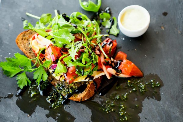 Comment faire des gnocchis de ricotta avec une sauce aux herbes?